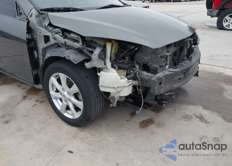 2011 Mazda Mazda3 I Touring z USA, uszkodzony, nr VIN JM1BL1VF1B1414193